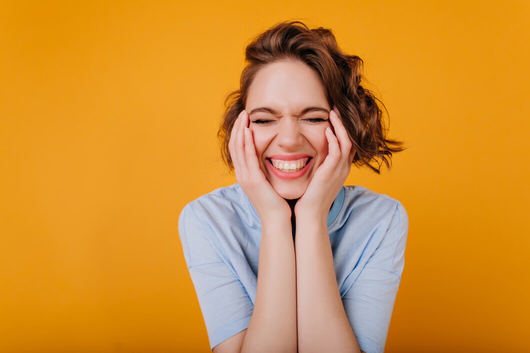 https://ru.freepik.com/free-photo/cheerful-lady-with-shiny-wavy-hair-laughing-with-eyes-closed-close-up-indoor-portrait-of-smiling-white-woman-in-blue-outfit_13602181.htm#fromView=search&page=1&position=3&uuid=4d5f2286-ee7a-4de2-bc3d-833365606f13